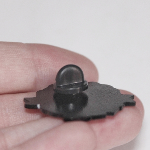 Lunar witch enamel pin - Picture 6 of 10